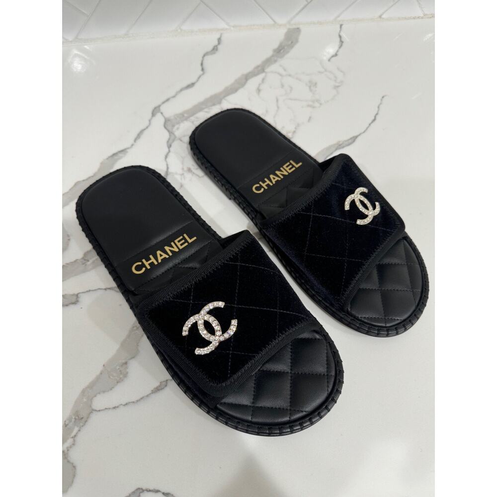 Chanel 23M Black Velvet Crystal CC Logo Hotel Mule Slide Slip On Flat Sandal 40 - Picture 2 of 16